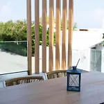 La Bleue Beachfront Boutique Apartamento *