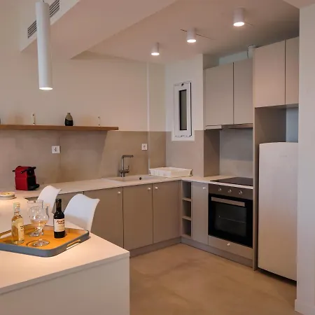 La Bleue Beachfront Boutique Διαμέρισμα Βραχάτι