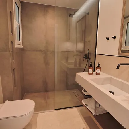 Διαμέρισμα La Bleue Beachfront Boutique *