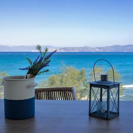 La Bleue Beachfront Boutique * Vrahati