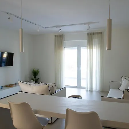 La Bleue Beachfront Boutique Lejlighed