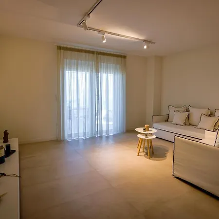 La Bleue Beachfront Boutique Daire