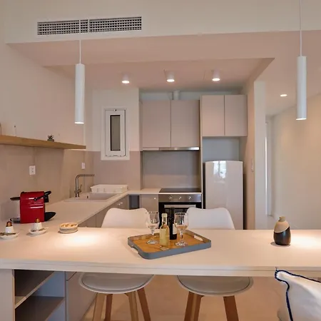 La Bleue Beachfront Boutique Βραχάτι