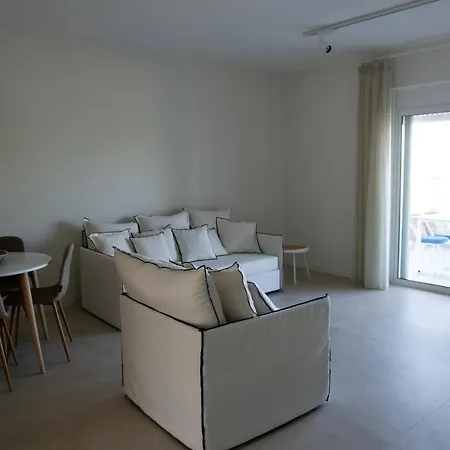 Διαμέρισμα La Bleue Beachfront Boutique Βραχάτι