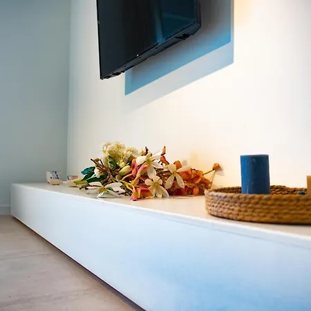Apartment La Bleue Beachfront Boutique