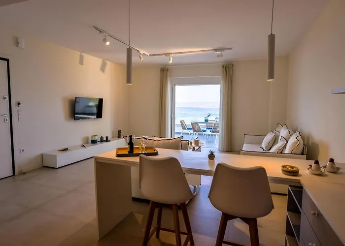 La Bleue Beachfront Boutique Lejlighed *