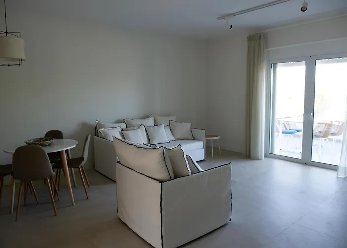 Διαμέρισμα La Bleue Beachfront Boutique Βραχάτι