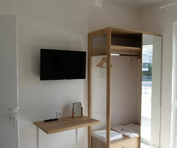 La Bleue Beachfront Boutique Βραχάτι