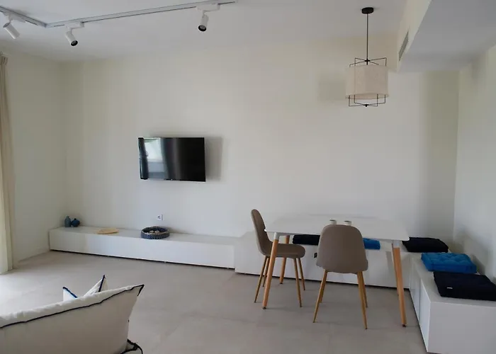 Appartamento La Bleue Beachfront Boutique *