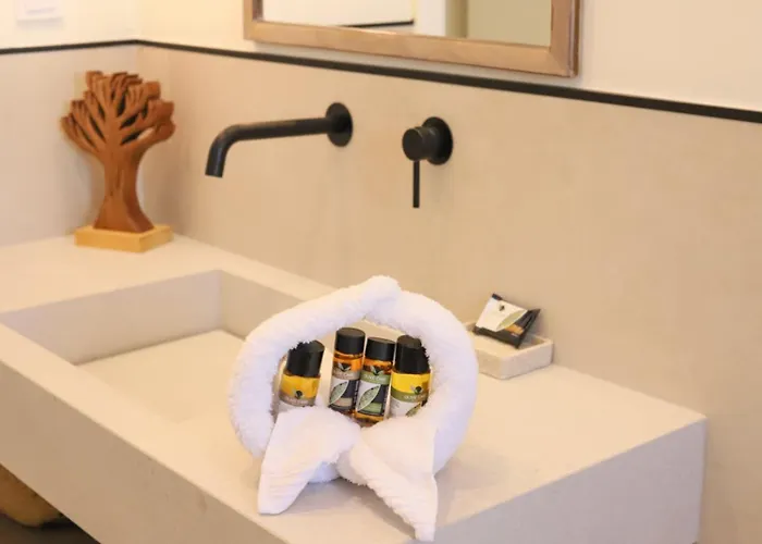 La Bleue Beachfront Boutique Διαμέρισμα Βραχάτι